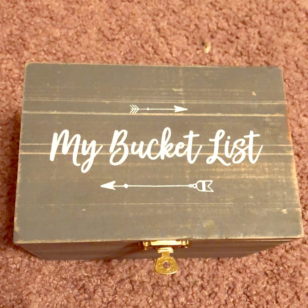 Bucket list decoration